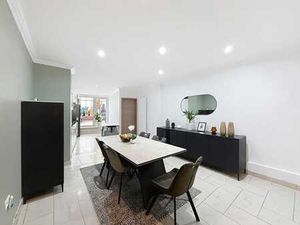 Maison semi-mitoyenne en grande partie rénovée