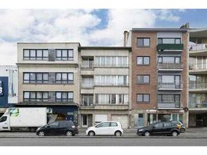 Immeuble de rapport avec 4 appartement et 4 garages