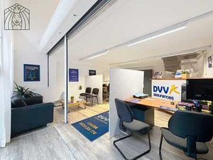 Commerce /bureau avec vitrine au centre de Namur