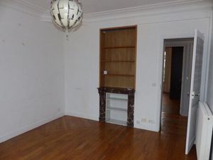 Location appartement 3 pièces 59 m² à Courbevoie (92400)