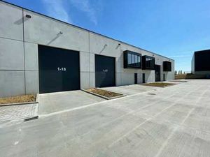 Entrepôt de 144m² avec 36m² de bureaux