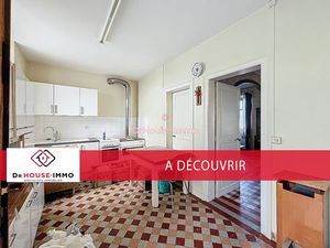 Maison à Rénover  dépendances et terrain divisé d'un total de 1106 m2