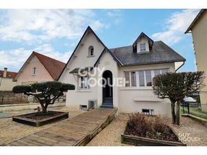 Maison exceptionnelle à Surgères – Proche gare et centre-ville