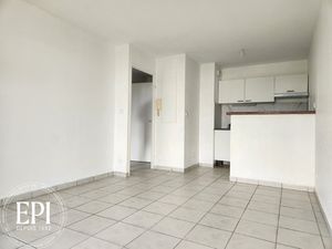 Appartement T2 rénové avec parking et balcon