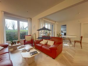 Bel appartement  3 chambres  jardinet privatif  cave  2 plac