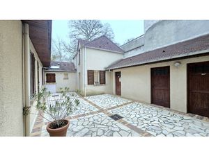 2 PIECES EN TBEG - HYPER CENTRE - 60M2 AU SOL