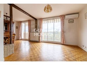 Croix de Pierre : T4 vue Garonne avec parking et caves !