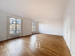 Le service location de la Maison BARNES vous propose ce bien :