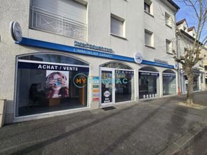 PONTAULT RARE LOCAL COMMERCIAL A LOUER de 81m²