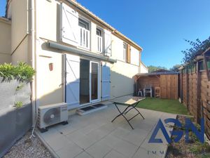 À VENDRE : MAISON 3 PIÈCES AVEC JARDIN AU BORD DE L'ÉTANG DE