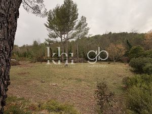PRADES-LE-LEZ - Terrain constructible 1 600 m2 - Libre const