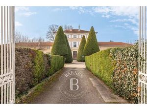 Feyzin - Propriété de caractère au sud de Lyon – 600 m² habitables - Parc paysagé de 5 143