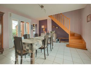 À VENDRE Maison de ville rénovée à FOUGÈRES (35300) Quartier calme 118 m² ? 4 chambres ? G