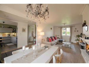 A vendre centre de MELESSE  maison 4 chambres  parcelle d'environ 440m²  140 m² habitable