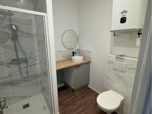 Appartement F2 hypercentre ( proche lycee Mme de Stael ) refait à neuf