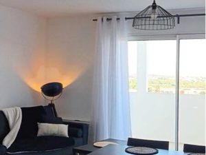 T3 meublé à l’année avec terrasse vue mer et 1 stationnement