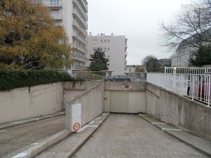 Parkings au sous-sol à louer – à côté du Métro d'Antony-OrlyVal