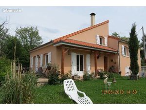 BELLE MAISON 120 M² AVEC TERRAIN  GARAGE  et VUE IMPRENABLE SUR LA CHAINE DES VOLCANS