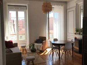 Studio meublé 44 m²  850 hors charges  Lyon 7