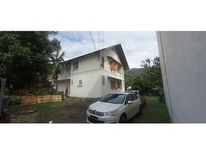 À Vendre – Maison divisée en deux appartements duplex T3 ave