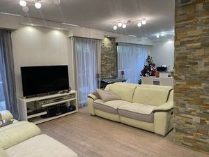 Appartement-villa 130 m2 avec terrasse 80 m2 au cœur d’une résidence de prestige  à deux p