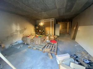 Local commercial (Murs libres) Zone passante - Bas Madeleine