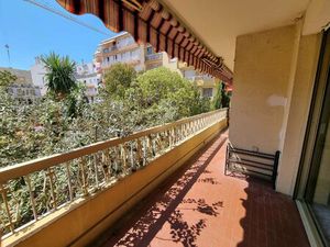 F2 SAINT LAURENT DU VAR/ SQUARE BENES