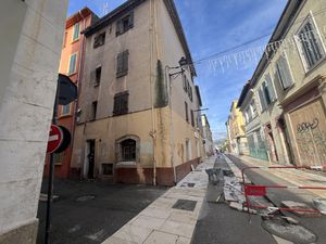 La Seyne-sur-Mer  proche du port de plaisance  immeuble  R+2