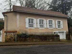 A LOUER. Bonnétable. Maison 2 chambres avec garage.