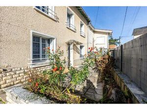 Maison de bourg de 113m2 avec garage à Val de Bonnieure
