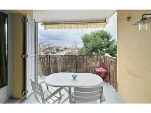 Location appartement  54.06 m² T-2 à Avignon  630 €