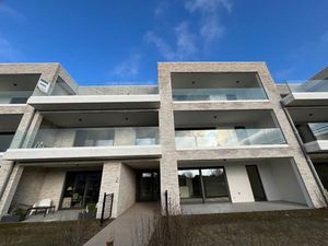 Zonovergoten nieuwbouw appartement + garage