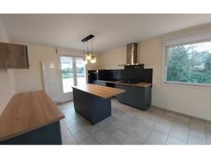 Location appartement  76.48 m² T-3 à Saint-Yrieix-la-Perche  670 €