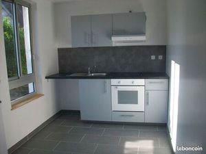 Laon ville basse maison avec garage 680 euros