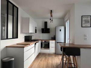 Appartement meublé 3 pièces avec balcon et parking