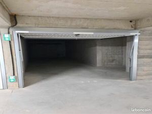 Location box atelier garage double 31m2