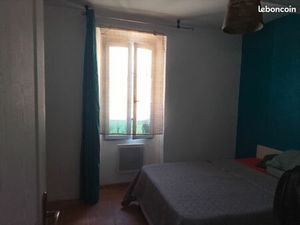 Petit appartement dans petite maison de ville