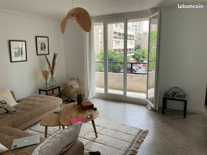 Location meublée T3 13007