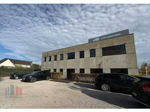 Instapklare kantoorruimte van 184 m² op toplocatie te Mer...