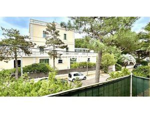 MAGNIFIQUE STUDIO CABINE EN 2E LIGNE