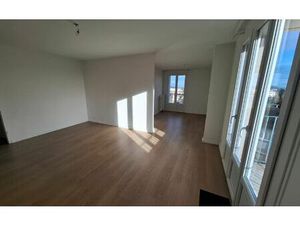 Location appartement  84.54 m² T-4 à Compiègne  1 075 €