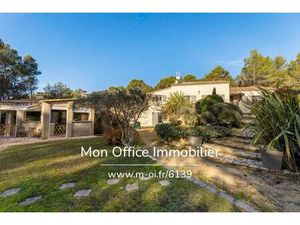 Référence : 6139-Jdo - Maison traditionnelle avec piscine sur terrain paysager de 5 129 m²