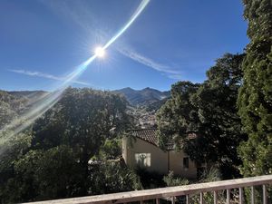 BELLE VILLA SITUEE SUR LA COLLINE D'AMBEILLE