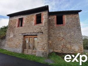Maison en pierre à rénover avec terrain – Vue exceptionnelle