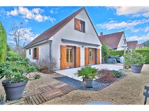 SAINTE SAVINE Maison en parfait état  Type 6  4 chambres  ga