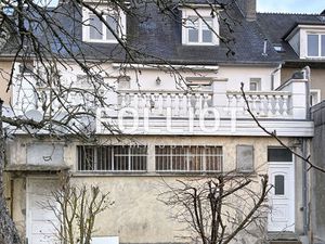 A VENDRE local commercial et appartement à Torigny les Villes - 50160