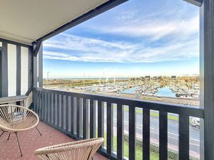 DEAUVILLE CENTRE VILLE - VUE MER