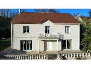 Demeure de 241 m² à Etampes