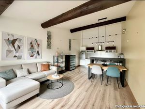 Nîmes centre-ville  joli T2 avec balcon et cave.