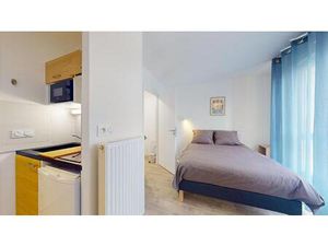 Studio meublé avec grands espaces communs